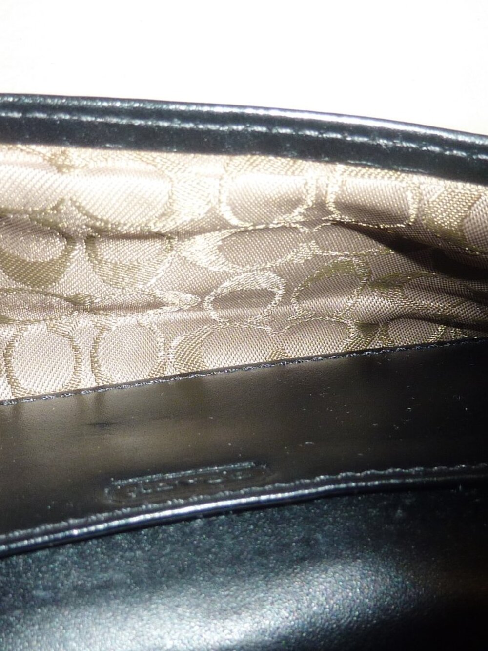 Coach Black Leather Sunglasses Glasses Case Magnetic Closure - Picture 4 of 4